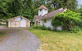 New 100 Year Old Chateau Black Bear Retreat By Mt. Rainier W/ Hot Tub!